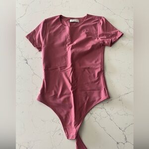 Babaton Contour Bodysuit Pink - Aritzia